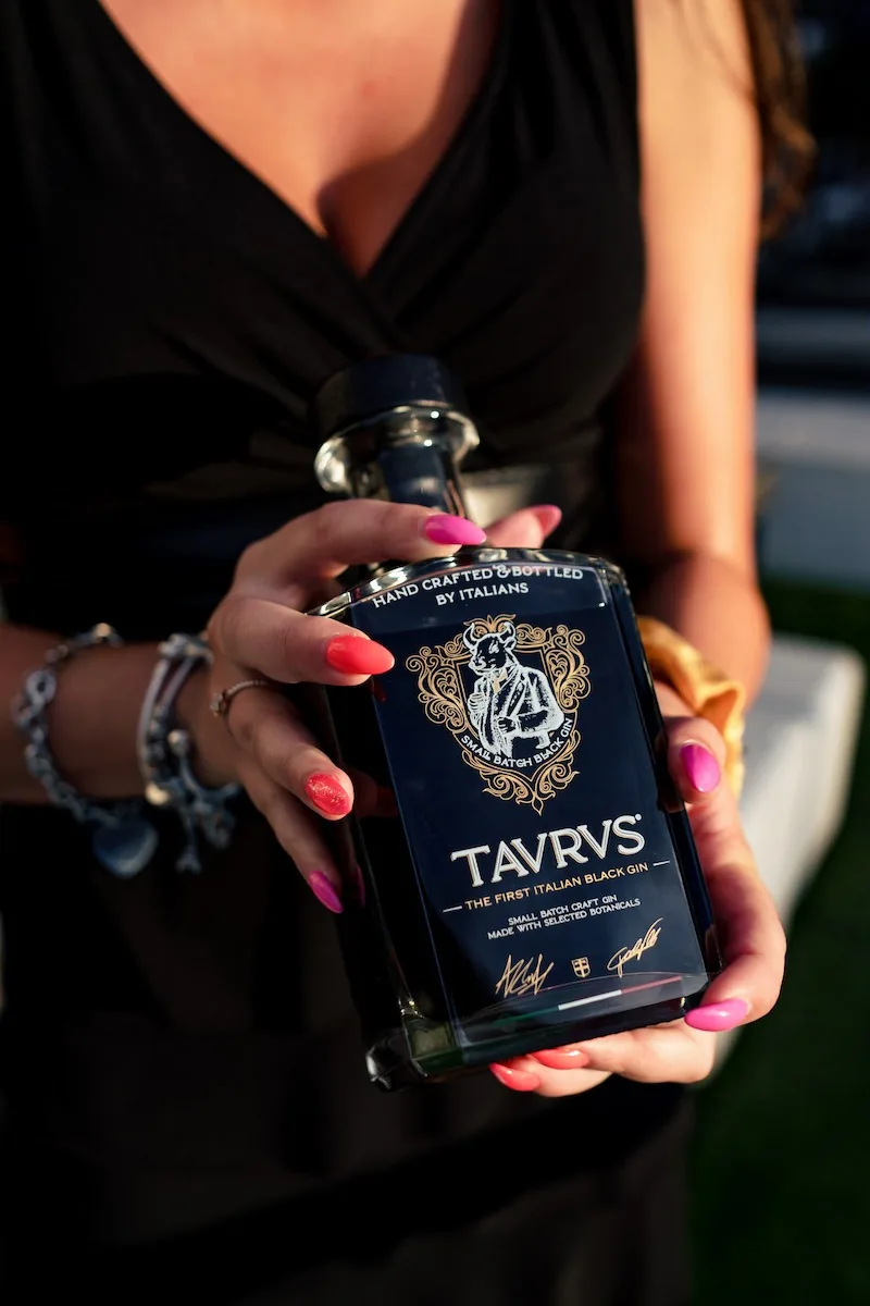 Taurus Gin — branding, progetto di Tacci