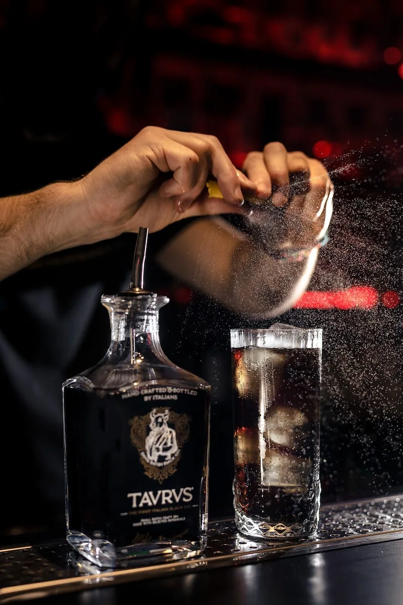 Taurus Gin — branding, progetto di Tacci